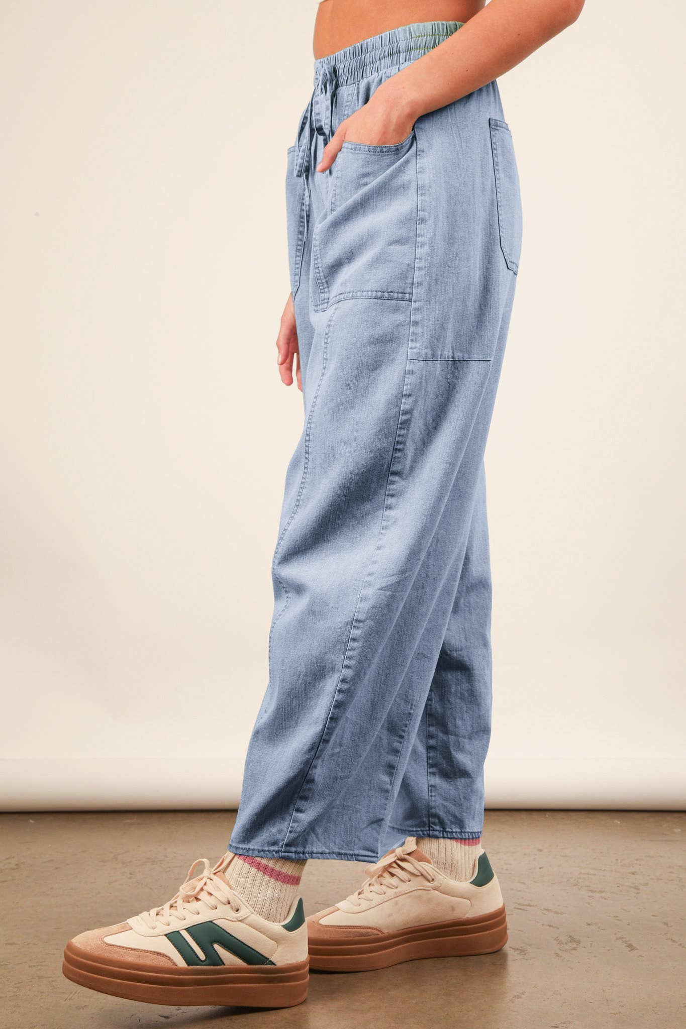 Washed Chambray Barrel Denim Pants