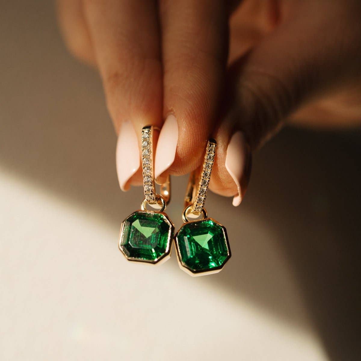 Luxe Asscher Hoops